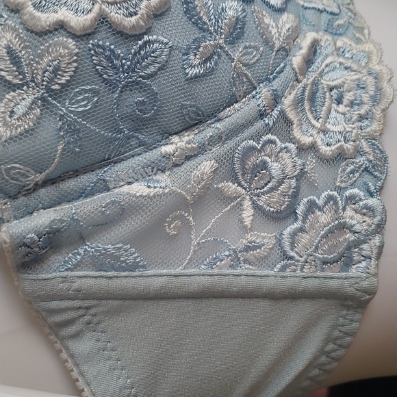 Light Blue & White Lace Push Up Bra Size F 85 - Picture 5 of 13